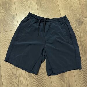 Lululemon Men's Blue Lined Shorts Sz L Inseam 9”